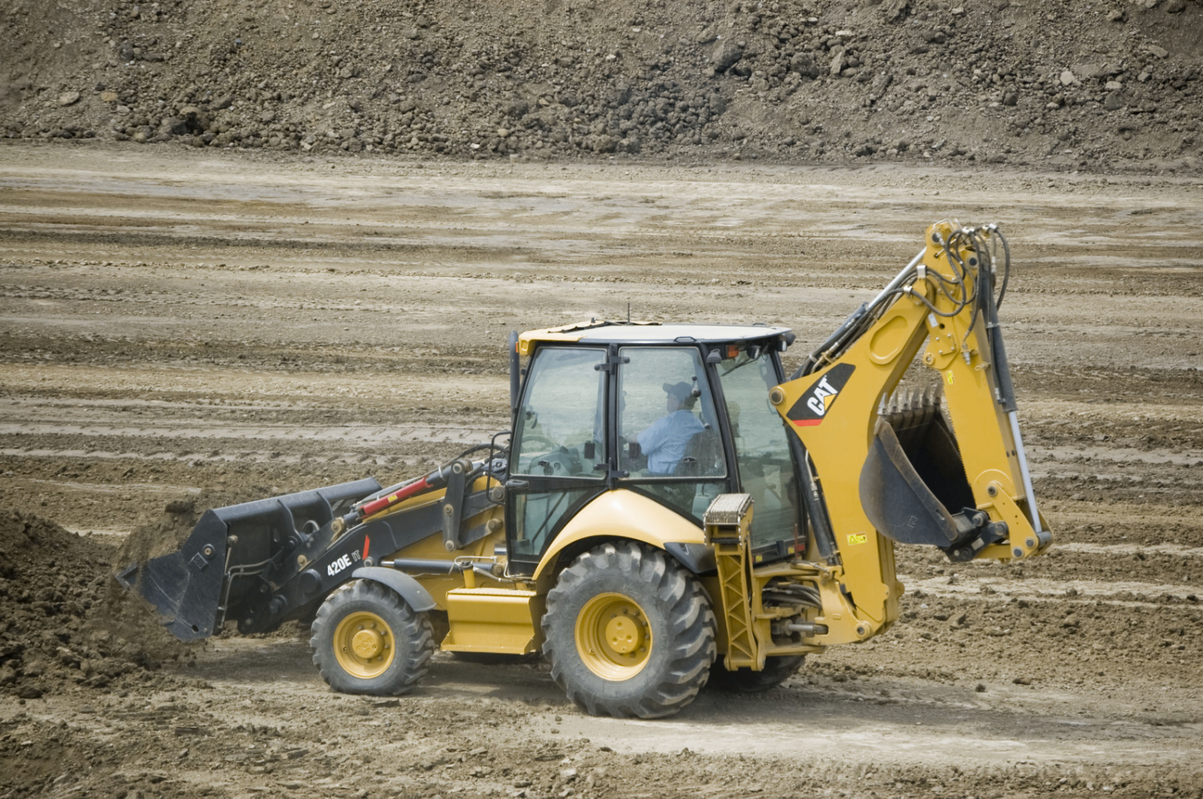 Tractopelle CAT 420E